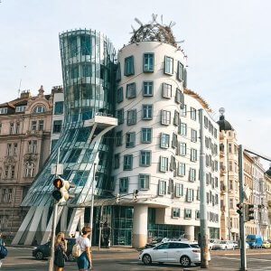 la casa danzante praga arquitectura singular por el mundo